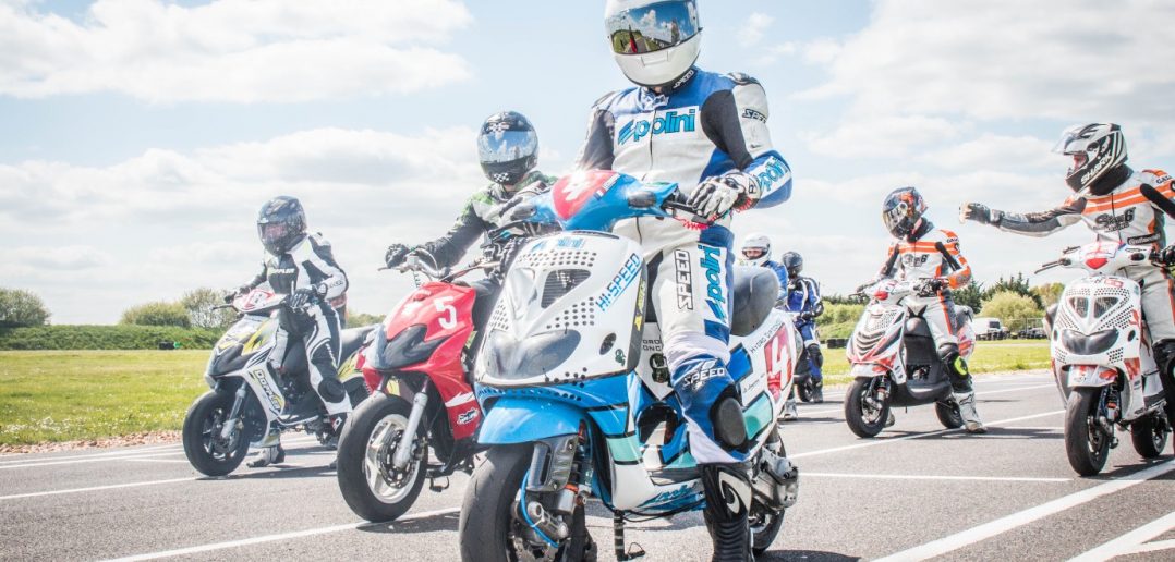 Scooter Racing, des courses épatantes à Villeperdue AutoMoto Magazine