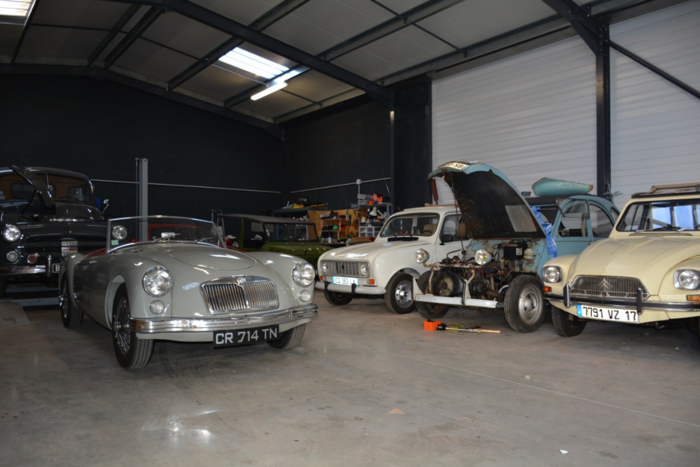 Fan de voitures anciennes, Victoria Motors est pour vous AutoMoto