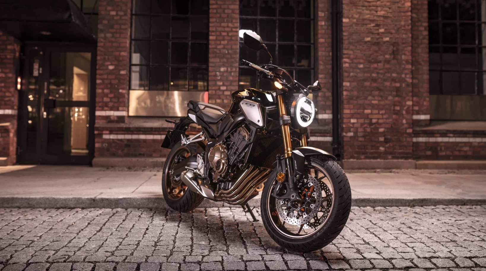 Honda CB650R, rétro et minimaliste - Auto-Moto Magazine