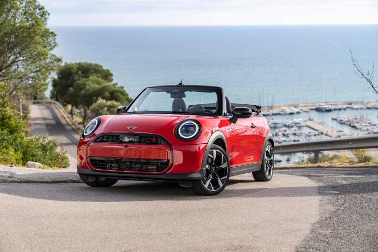 MINI Cooper Cabrio, plaisir à ciel ouvert