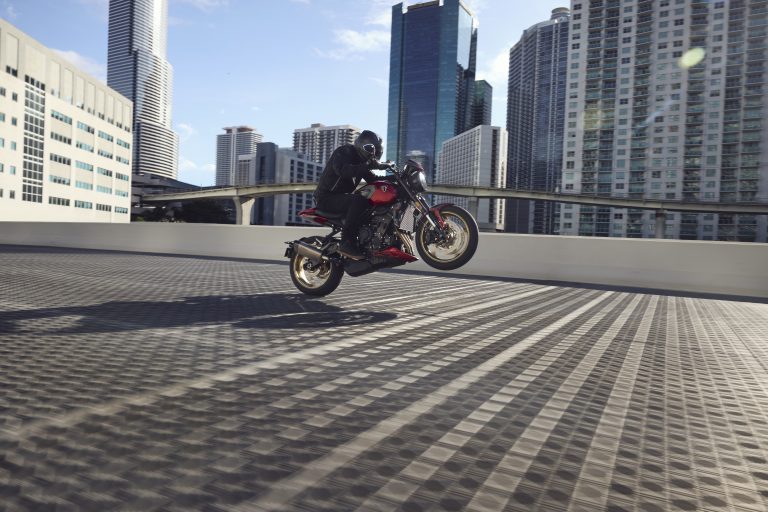 Triumph Trident 800, le juste milieu