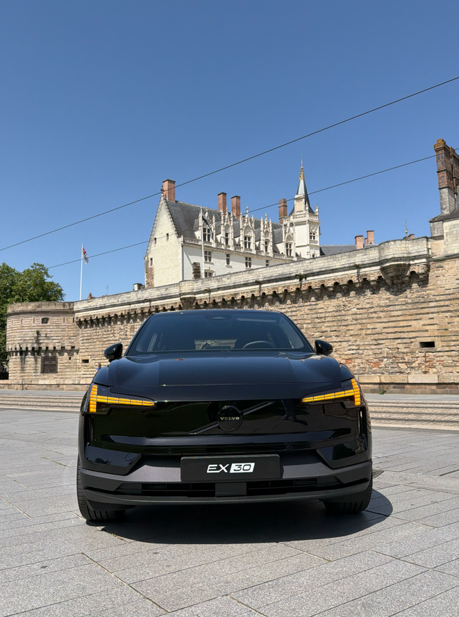 Volvo EX30 Black Edition