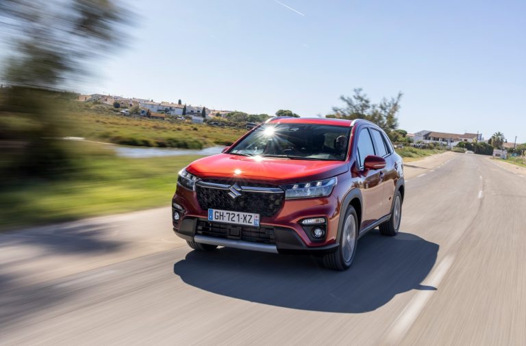 SUZUKI S-CROSS, pratique et bien équipé
